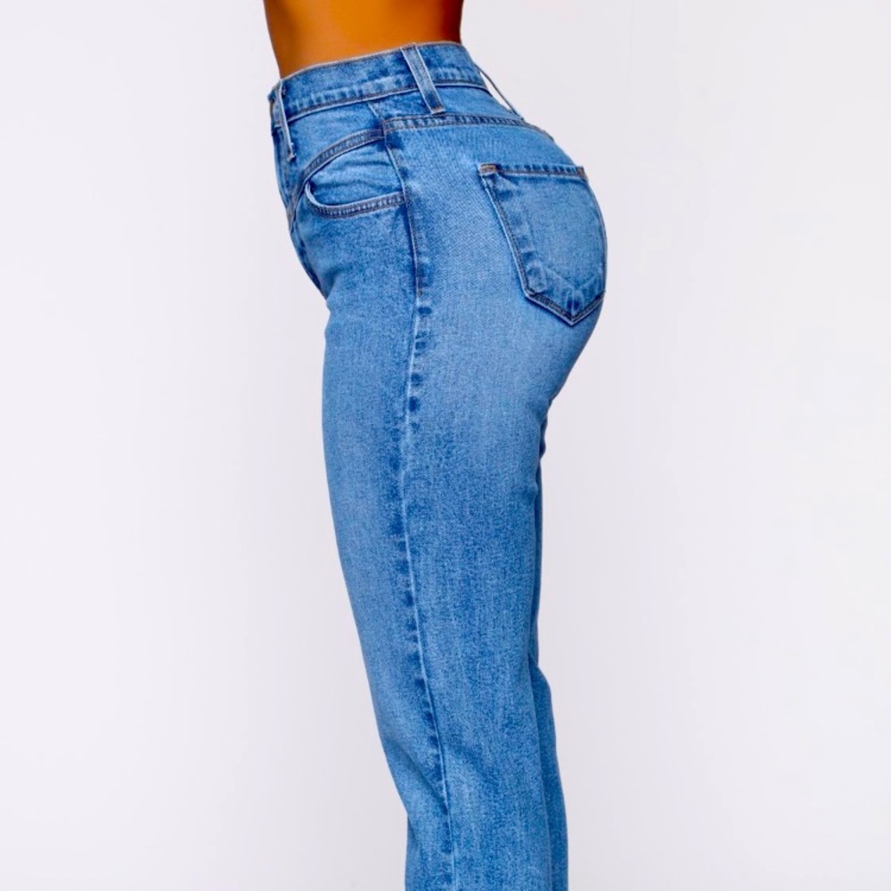 Mom Jeans (15)- Fashion Nova. new w/tags!